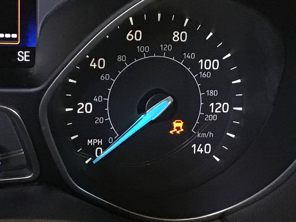 Can Bad Alignment Cause Traction Control Light to Come On?