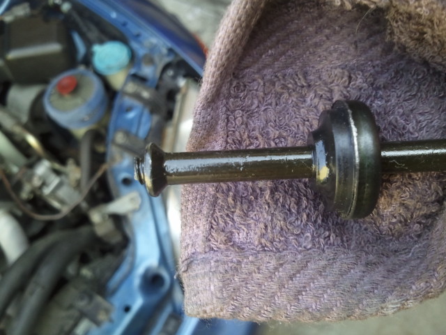 Can I Drive With a Broken Valve Cover Bolt